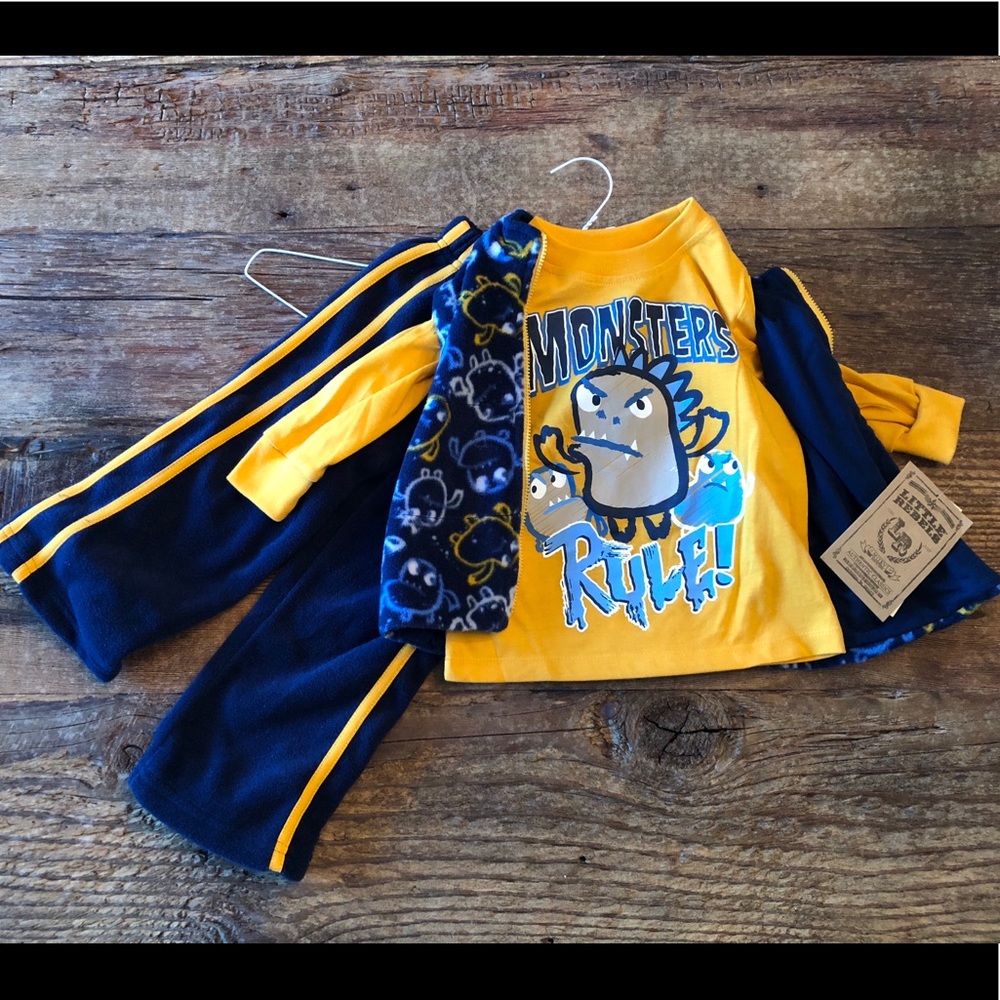 New with tags, 3 pc fleece set